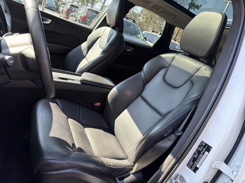 Certified 2023 Volvo XC60 B5 Core image 16