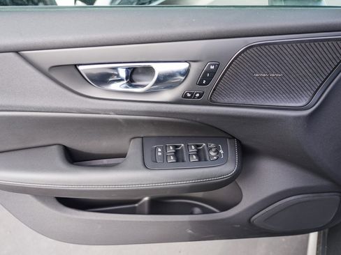 New 2025 Volvo V60 B5 Cross Country Ultra w/ Protection Package Premier image 24