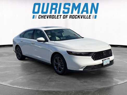 Used 2023 Honda Accord EX image 1