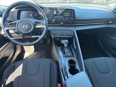 New 2026 Hyundai Elantra SE image 6