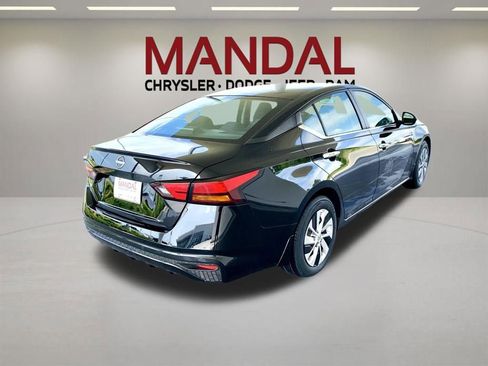 Used 2023 Nissan Altima 2.5 S FWD image 7