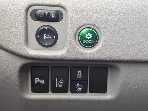 Used 2016 Honda Pilot Touring image 14