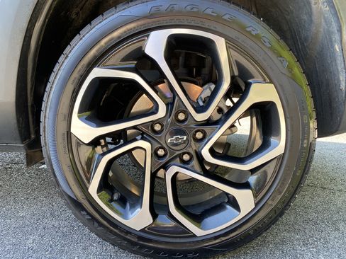 Used 2024 Chevrolet Trax RS w/ Driver Confidence Package FWD image 37