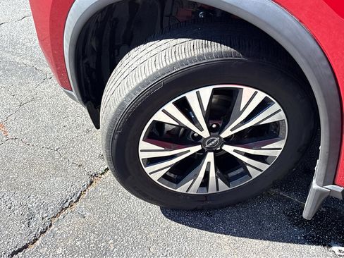 Used 2023 Nissan Rogue SV image 25