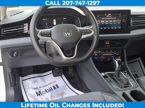 Used 2025 Volkswagen Jetta SE image 15