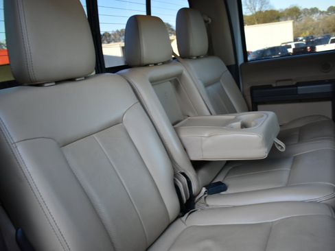 Used 2012 Ford F250 Lariat w/ Lariat Interior Pkg image 27