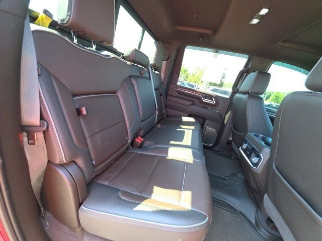 Used 2024 GMC Sierra 2500 Denali w/ Denali Reserve Package AWD/4WD image 12