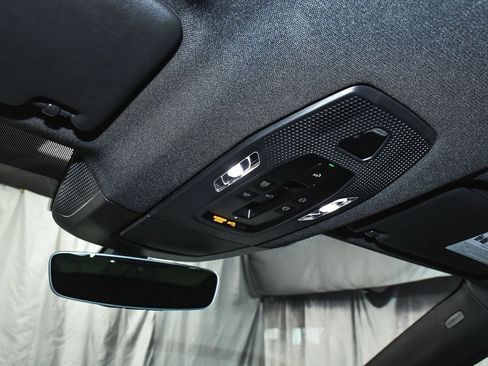 Used 2025 Porsche Macan 4 Electric image 37