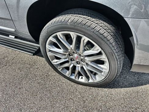 New 2026 GMC Yukon XL Denali w/ Denali Reserve Package AWD/4WD image 12