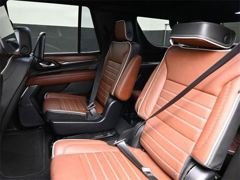 Used 2023 GMC Yukon Denali Ultimate image 17