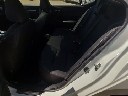 Certified 2023 Nissan Altima 2.5 SL FWD image 8