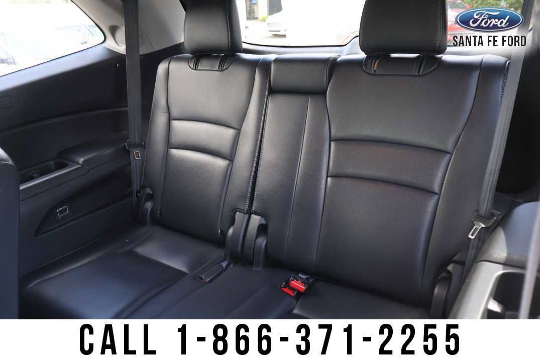 Used 2017 Honda Pilot Touring image 18