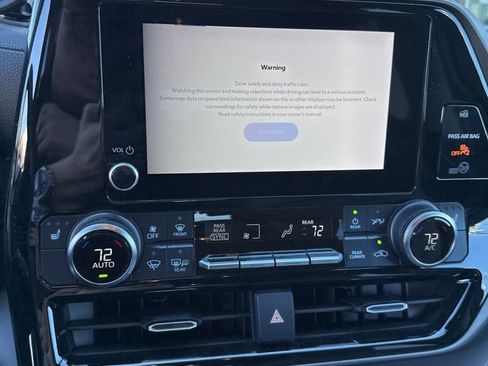 Used 2023 Toyota Highlander XLE image 13