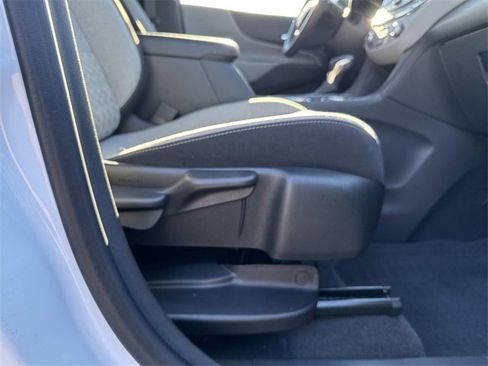 Used 2022 Chevrolet Equinox LS w/ LS Convenience Package image 29