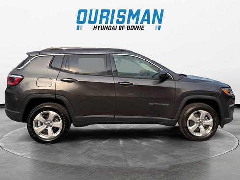 Used 2019 Jeep Compass Latitude AWD/4WD image 7