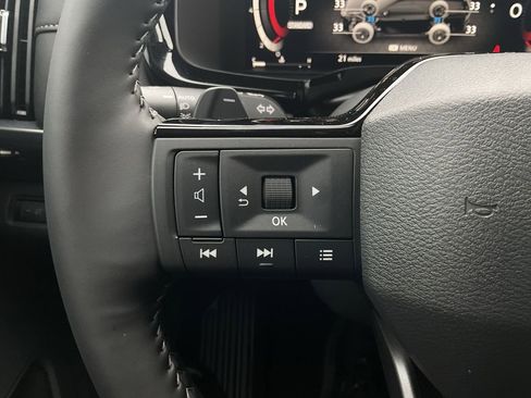 New 2026 Nissan Pathfinder SL FWD image 34