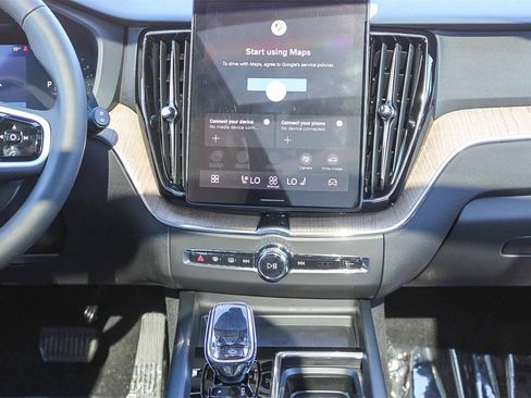 New 2026 Volvo XC60 B5 Plus w/ Climate Package PRO image 44