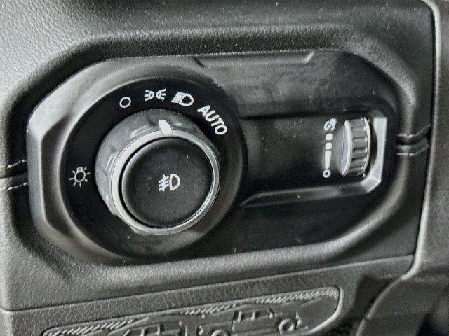 Used 2024 Jeep Wrangler Unlimited Rubicon AWD/4WD image 13