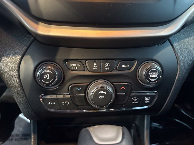 Used 2016 Jeep Cherokee Sport w/ Cold Weather Group AWD/4WD image 29