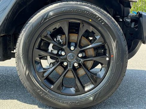 Used 2024 Jeep Wrangler Unlimited Sahara AWD/4WD image 19