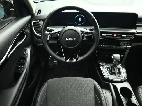Certified 2024 Kia Seltos S FWD image 33