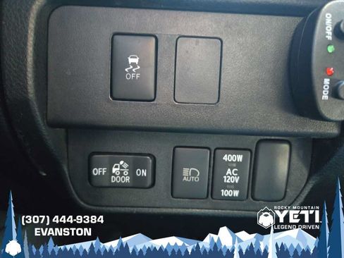 Used 2022 Toyota Tacoma TRD Off-Road w/ Technology Package AWD/4WD image 29