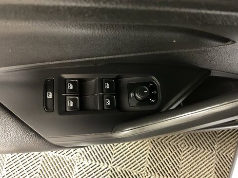 Used 2019 Volkswagen Jetta S image 18