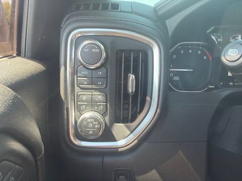Used 2022 GMC Sierra 1500 SLT w/ SLT Premium Plus Package AWD/4WD image 15