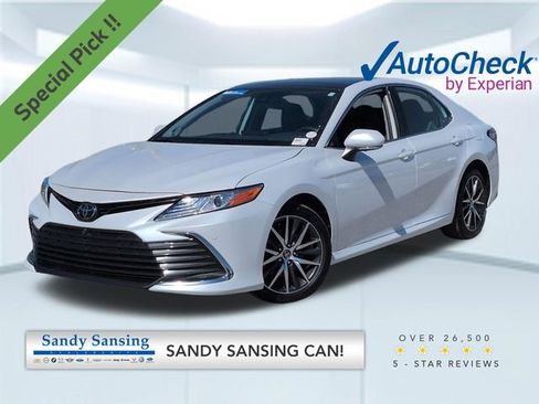 Used 2024 Toyota Camry XLE w/ Navigation Package FWD image 1