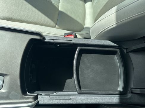 Used 2018 Honda Accord EX image 28