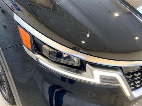 Used 2022 Kia Carnival SX Prestige image 26