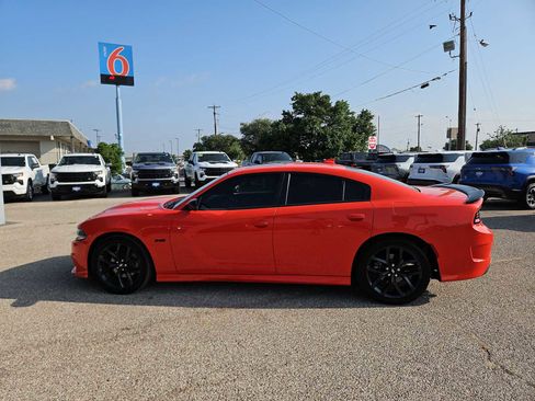 Used 2023 Dodge Charger R/T w/ Plus Group RWD image 5