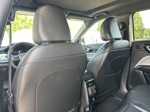 Used 2025 Jeep Compass Limited w/ Elite Group AWD/4WD image 19