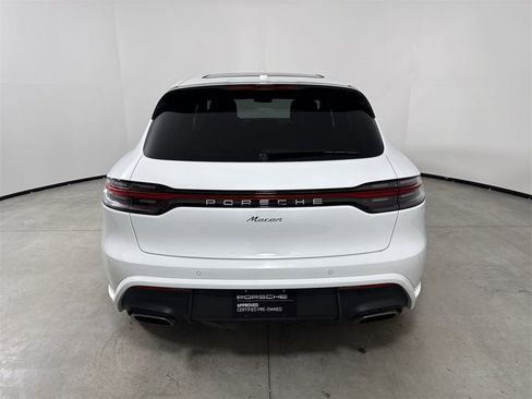 Certified 2025 Porsche Macan image 6