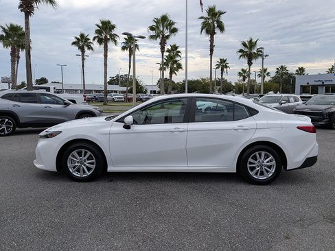 Used 2025 Toyota Camry LE FWD image 6