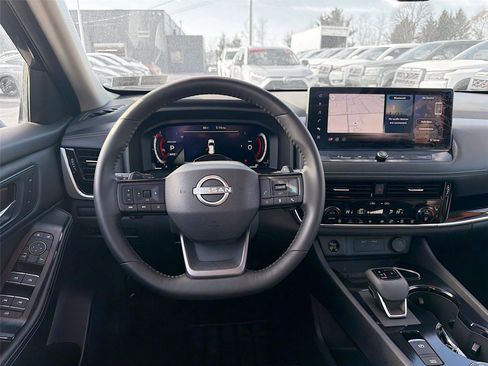 Used 2025 Nissan Rogue SL w/ Tech Package image 24