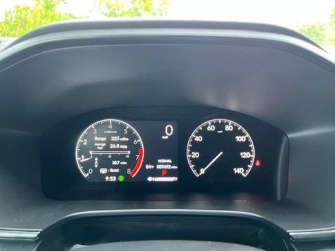 Used 2025 Honda CR-V EX image 12
