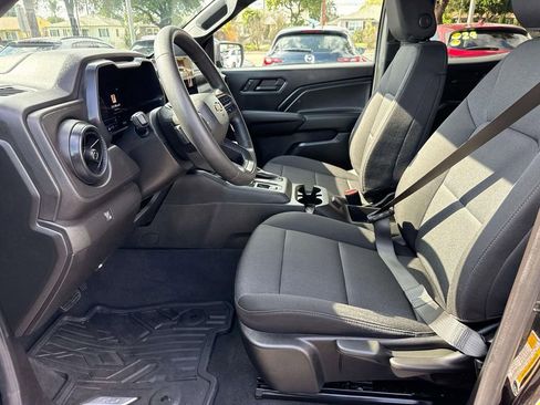 Used 2024 Chevrolet Colorado W/T image 21