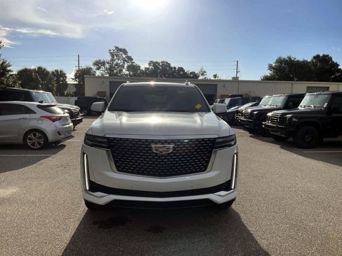 Used 2022 Cadillac Escalade ESV Premium Luxury w/ LPO, Floor Liner Package AWD/4WD image 5