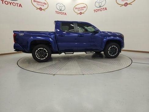 Used 2025 Toyota Tacoma TRD Sport image 3