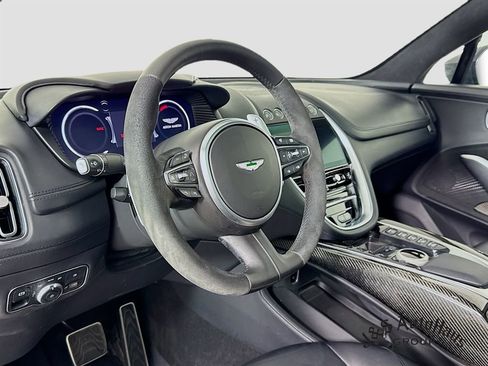 Used 2022 Aston Martin DBX image 9
