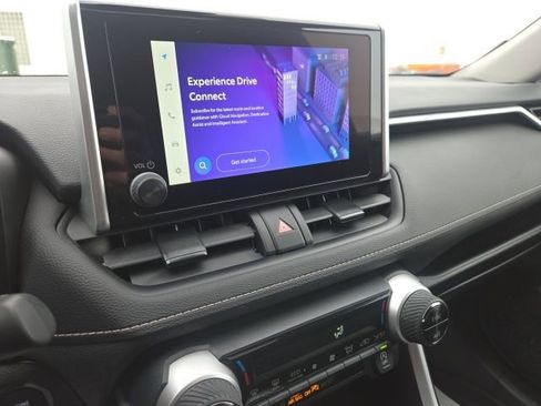 Used 2025 Toyota RAV4 XLE image 15