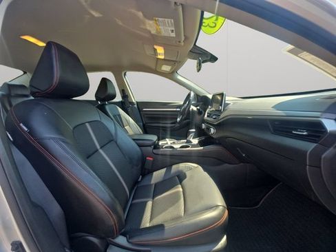 Used 2023 Nissan Altima 2.5 SR FWD image 14