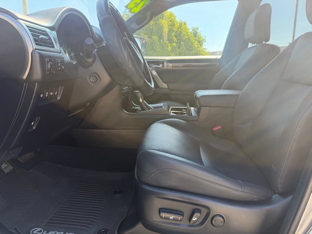 Used 2023 Lexus GX 460 Premium AWD/4WD image 13