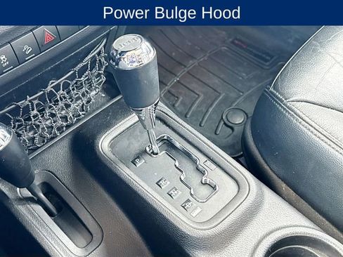 Used 2015 Jeep Wrangler Unlimited Sahara image 14