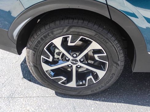 Used 2025 Kia Sportage EX AWD/4WD image 11