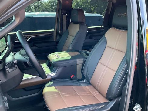 Used 2024 Chevrolet Silverado 3500 High Country w/ High Country Premium Package image 23