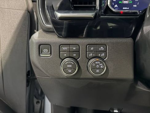 Used 2026 Chevrolet Silverado 1500 High Country w/ High Country Premium Package AWD/4WD image 26