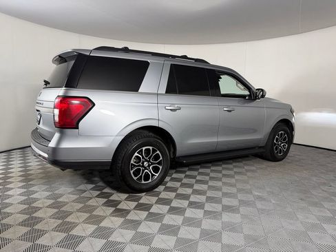 Used 2024 Ford Expedition XLT AWD/4WD image 7