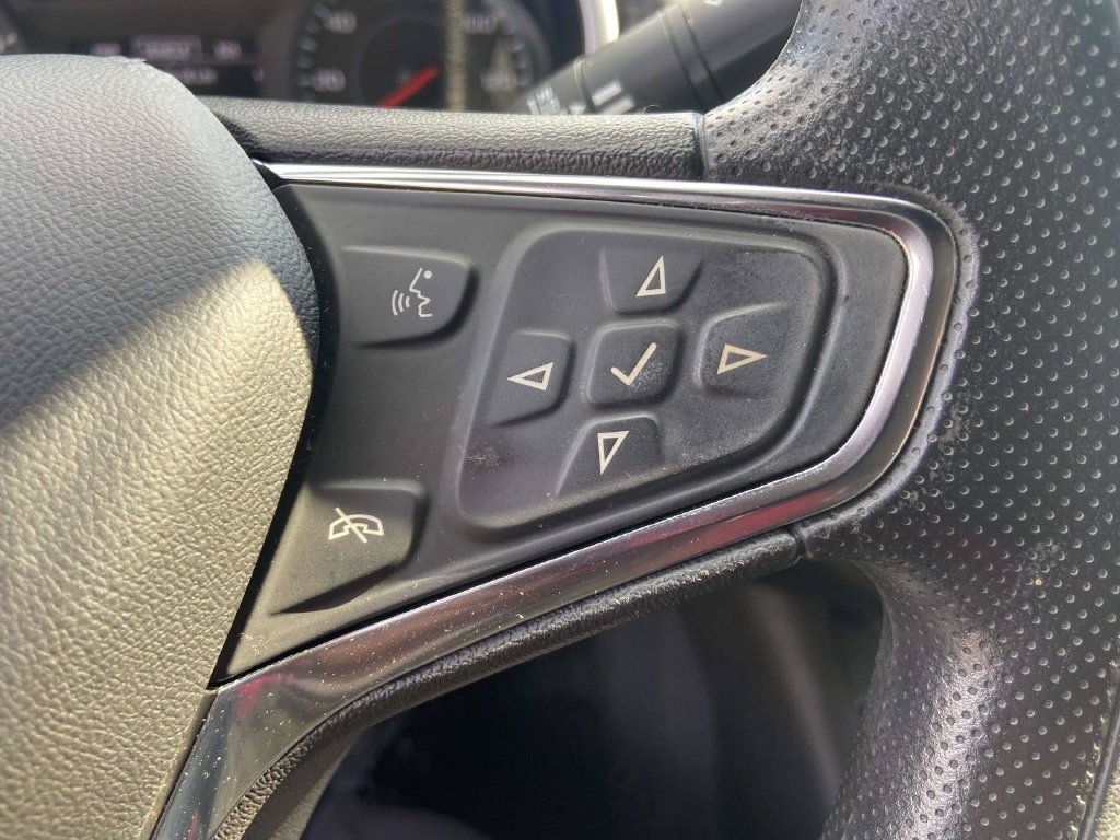 Used 2023 Chevrolet Malibu LT FWD image 32
